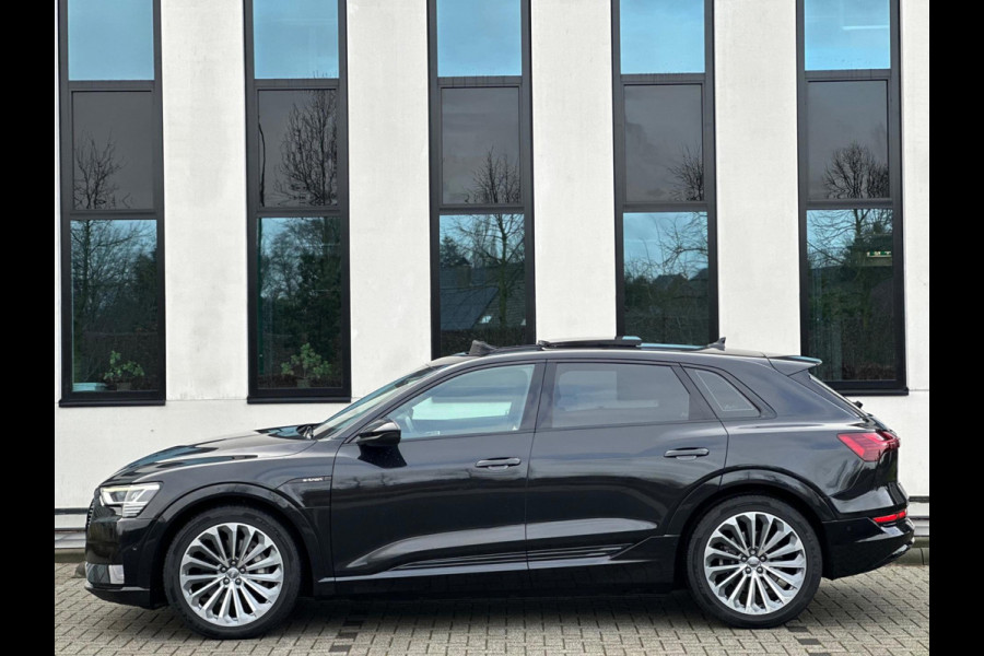 Audi e-tron E-tron 55 quattro advanced 95 kWh S-LINE, panoramadak,21 inch, 2 e eigenaar, nl auto met nationale auto pas
