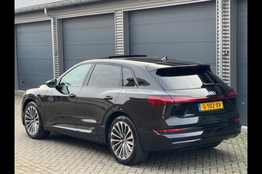Audi e-tron E-tron 55 quattro advanced 95 kWh S-LINE, panoramadak,21 inch, 2 e eigenaar, nl auto met nationale auto pas