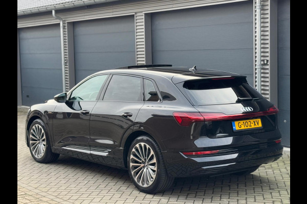 Audi e-tron E-tron 55 quattro advanced 95 kWh S-LINE, panoramadak,21 inch, 2 e eigenaar, nl auto met nationale auto pas