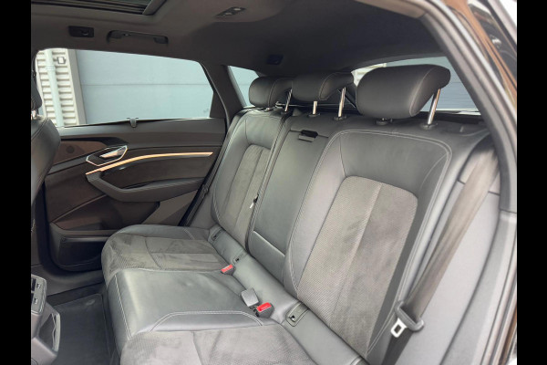Audi e-tron E-tron 55 quattro advanced 95 kWh S-LINE, panoramadak,21 inch, 2 e eigenaar, nl auto met nationale auto pas