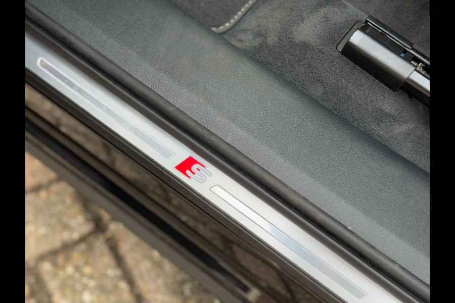 Audi e-tron E-tron 55 quattro advanced 95 kWh S-LINE, panoramadak,21 inch, 2 e eigenaar, nl auto met nationale auto pas