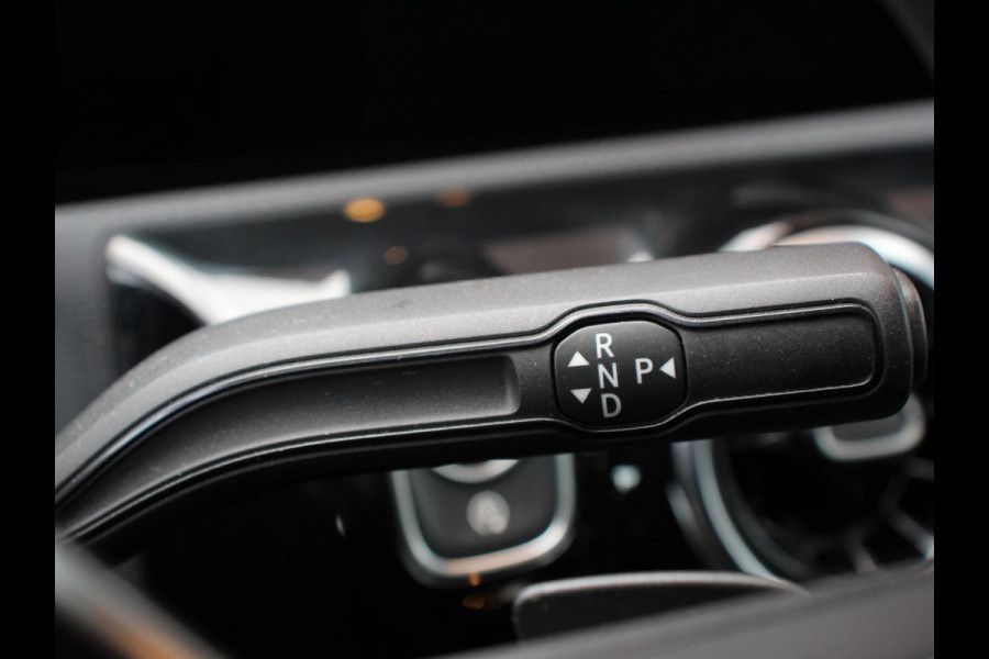 Mercedes-Benz A-Klasse 200 163pk DCT Progressive | DEMO ! | Navigatie Parkeersensoren Camera Cruise Control Stoelverwarming Ledverlichting Climate Control