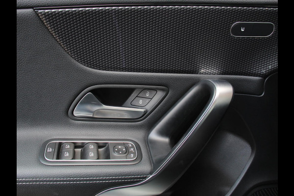 Mercedes-Benz A-Klasse 200 163pk DCT Progressive | DEMO ! | Navigatie Parkeersensoren Camera Cruise Control Stoelverwarming Ledverlichting Climate Control