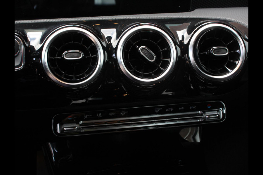 Mercedes-Benz A-Klasse 200 163pk DCT Progressive | DEMO ! | Navigatie Parkeersensoren Camera Cruise Control Stoelverwarming Ledverlichting Climate Control