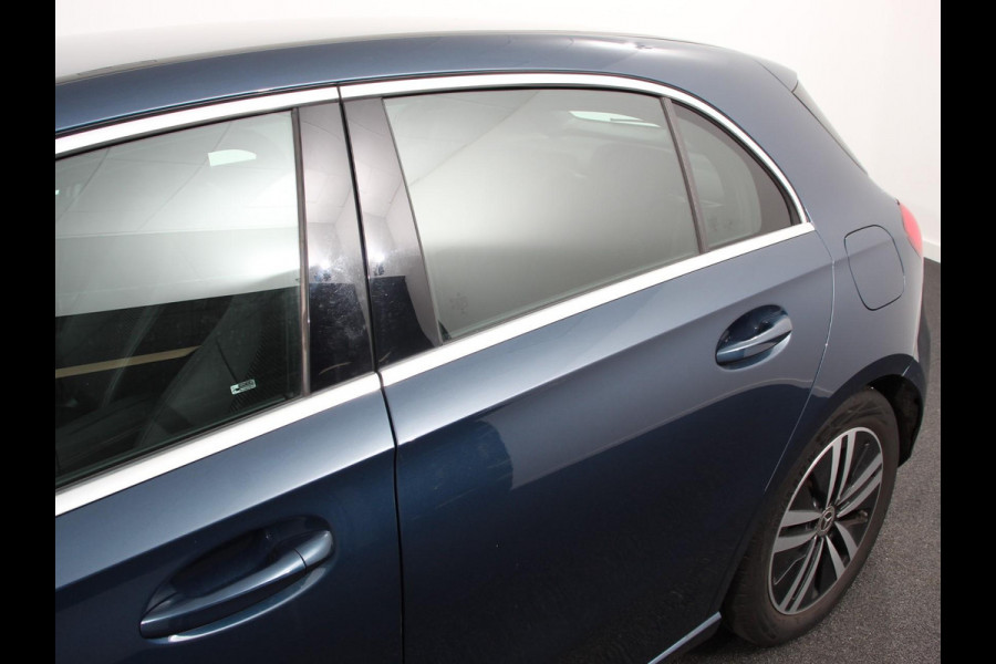 Mercedes-Benz A-Klasse 200 163pk DCT Progressive | DEMO ! | Navigatie Parkeersensoren Camera Cruise Control Stoelverwarming Ledverlichting Climate Control