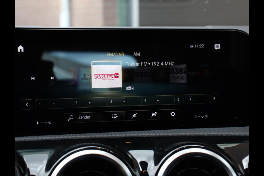 Mercedes-Benz A-Klasse 200 163pk DCT Progressive | DEMO ! | Navigatie Parkeersensoren Camera Cruise Control Stoelverwarming Ledverlichting Climate Control