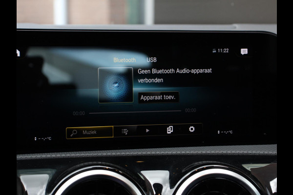 Mercedes-Benz A-Klasse 200 163pk DCT Progressive | DEMO ! | Navigatie Parkeersensoren Camera Cruise Control Stoelverwarming Ledverlichting Climate Control