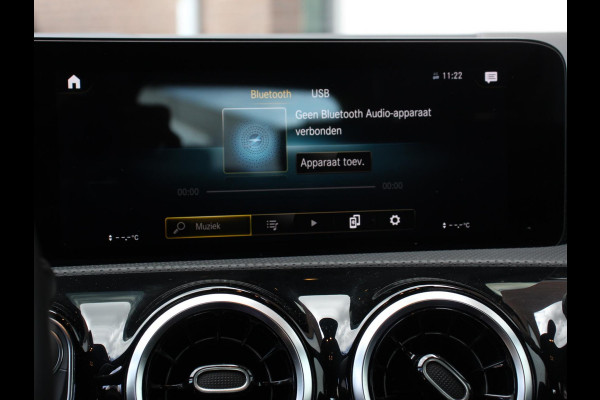 Mercedes-Benz A-Klasse 200 163pk DCT Progressive | DEMO ! | Navigatie Parkeersensoren Camera Cruise Control Stoelverwarming Ledverlichting Climate Control