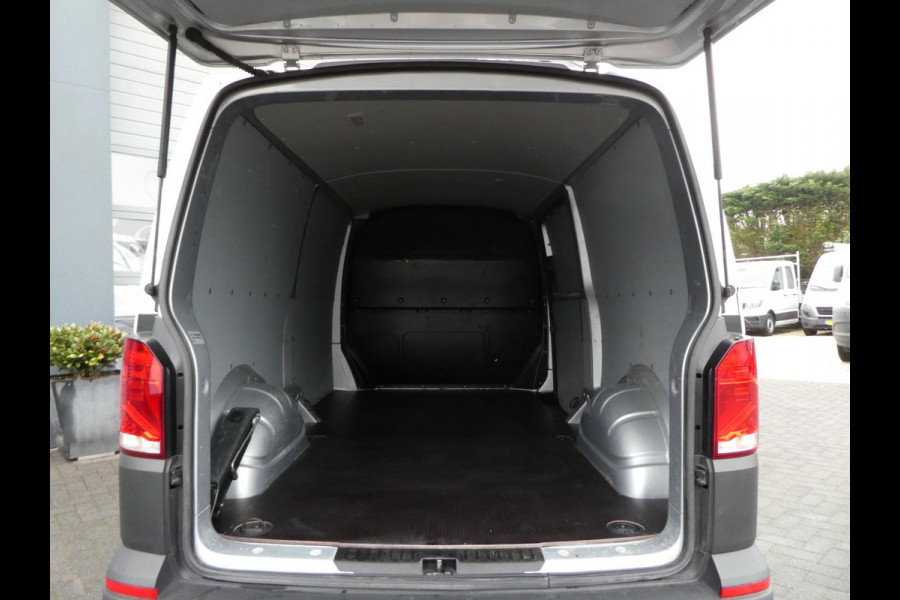 Volkswagen Transporter 2.0tdi L2, 110pk, Airco, Apple Carplay, Camera, PDC, Trekhaak.
