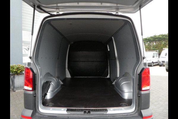 Volkswagen Transporter 2.0tdi L2, 110pk, Airco, Apple Carplay, Camera, PDC, Trekhaak.