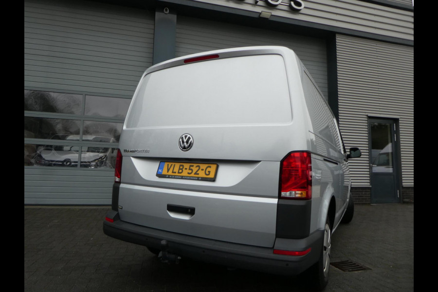 Volkswagen Transporter 2.0tdi L2, 110pk, Airco, Apple Carplay, Camera, PDC, Trekhaak.
