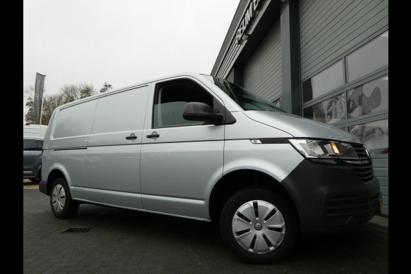 Volkswagen Transporter 2.0tdi L2, 110pk, Airco, Apple Carplay, Camera, PDC, Trekhaak.