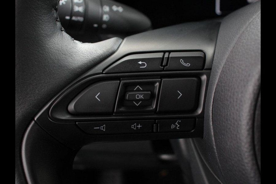 Toyota Yaris Cross 1.5 Hybrid 115 pk Automaat Style Comfort | Navigatie | Apple carplay/Android Auto | Camera | Dab | Full Led | Parkeer sensoren | Climate Control | Lichtmetalen velgen