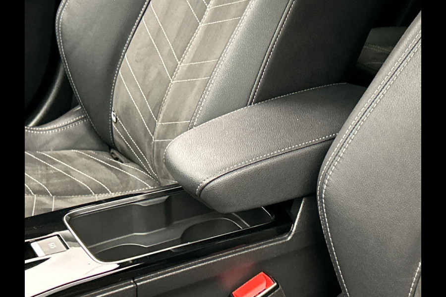 Opel Mokka-e Ultimate 50-kWh 11kw bl. Trekhaak Carplay Camera Adaptieve Cruise Control Stuur/Stoel Verwarming