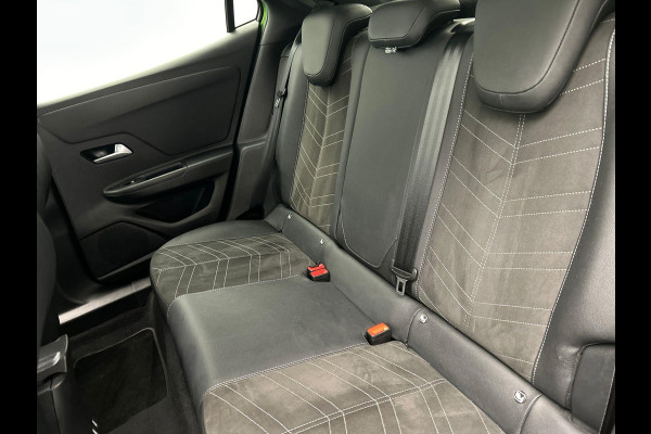 Opel Mokka-e Ultimate 50-kWh 11kw bl. Trekhaak Carplay Camera Adaptieve Cruise Control Stuur/Stoel Verwarming