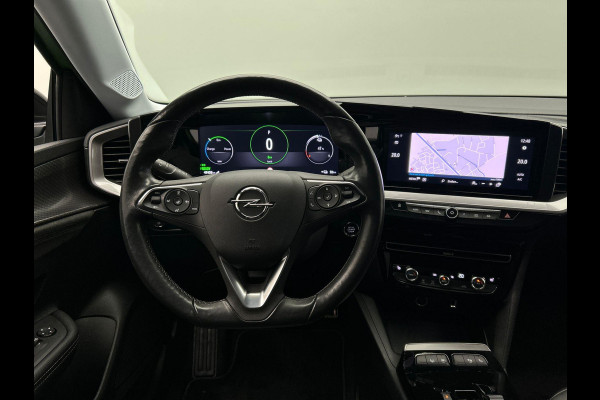 Opel Mokka-e Ultimate 50-kWh 11kw bl. Trekhaak Carplay Camera Adaptieve Cruise Control Stuur/Stoel Verwarming