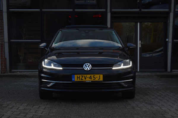 Volkswagen Golf 1.6 TDI Highline Business R Pano ACC Lane Elekstoel