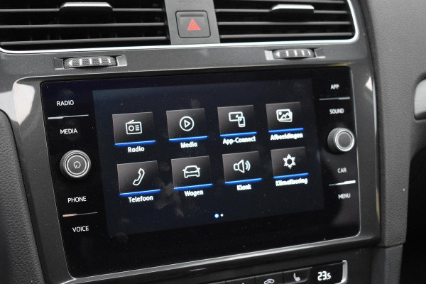 Volkswagen Golf 1.6 TDI Highline Business R Pano ACC Lane Elekstoel