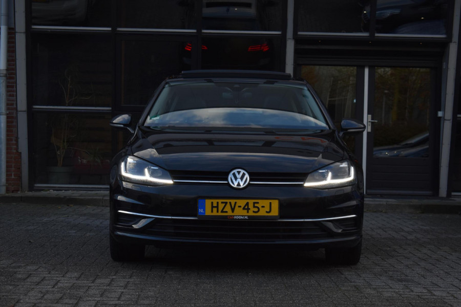 Volkswagen Golf 1.6 TDI Highline Business R Pano ACC Lane Elekstoel