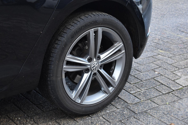 Volkswagen Golf 1.6 TDI Highline Business R Pano ACC Lane Elekstoel