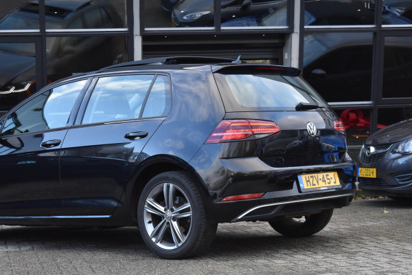 Volkswagen Golf 1.6 TDI Highline Business R Pano ACC Lane Elekstoel