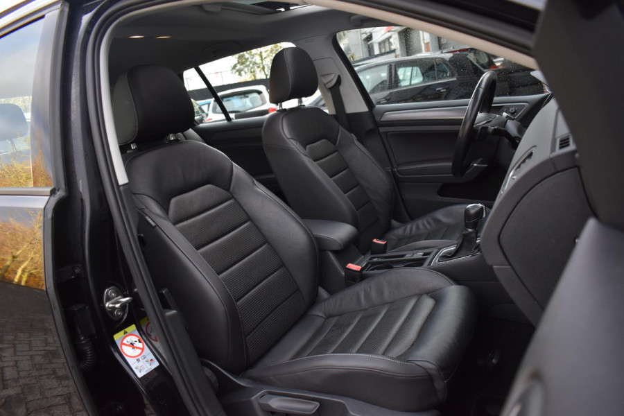 Volkswagen Golf 1.6 TDI Highline Business R Pano ACC Lane Elekstoel