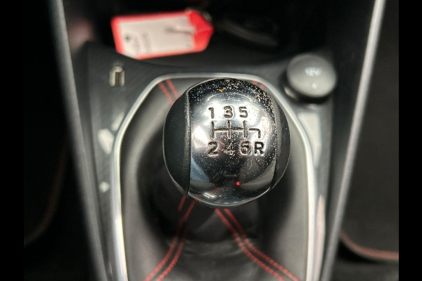 Ford Fiesta 1.0 EcoBoost ST-Line Line Assist Cruise Carplay 17 Inch Lichtmetaal