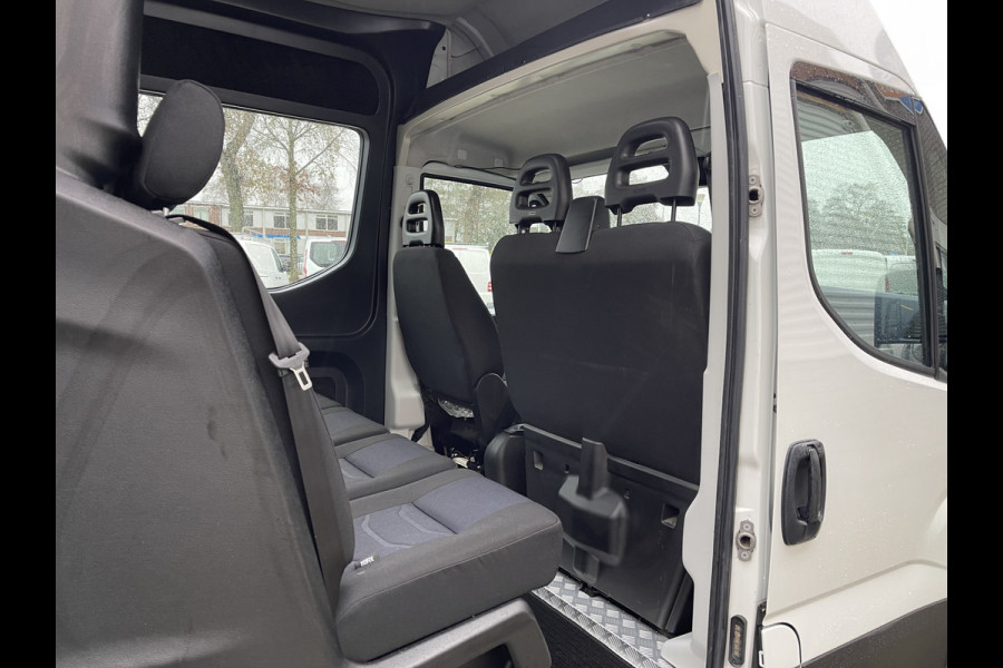 Iveco Daily 35S14V 2.3 410 L4H2 automaat / dubbel cabine 7 persoons / vaste prijs rijklaar € 29.950 ex btw / lease €/ cruise en climate control / trekhaak 3500 kg / euro 6 / bpm vrij