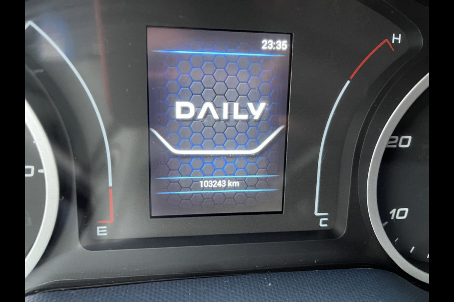 Iveco Daily 35S14V 2.3 410 L4H2 automaat / dubbel cabine 7 persoons / vaste prijs rijklaar € 29.950 ex btw / lease €/ cruise en climate control / trekhaak 3500 kg / euro 6 / bpm vrij