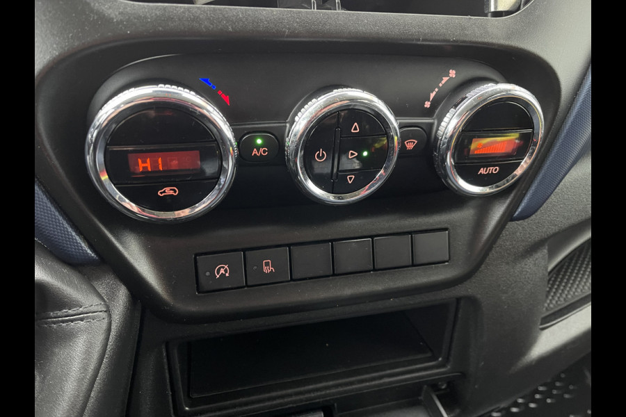 Iveco Daily 35S14V 2.3 410 L4H2 automaat / dubbel cabine 7 persoons / vaste prijs rijklaar € 29.950 ex btw / lease €/ cruise en climate control / trekhaak 3500 kg / euro 6 / bpm vrij