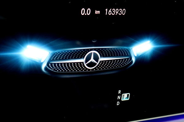Mercedes-Benz GLE Coupé 350 d 4MATIC AMG Line | Luchtvering | Burmester | Panoramadak | Trekhaak | Surround Camera | Dodehoekassistent | Multibeam LED | Bekerhouder verwarmd |