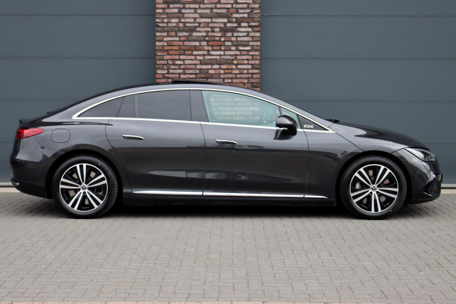 Mercedes-Benz EQE 300 Premium+ 89 kWh | Hyperscreen | Distronic+ | Panoramadak | Memory | Burmester | Digital Light | Keyless Go | Leder | Luchtkwaliteitspakket | Augmented Reality |