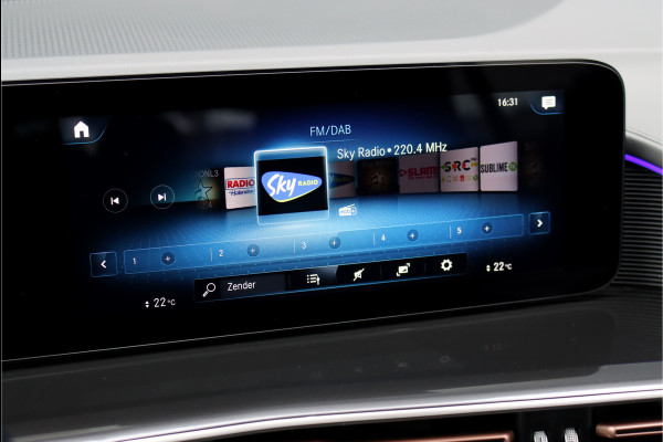 Mercedes-Benz EQC 400 4MATIC AMG Line 80 kWh | ex BTW € 36.500,- | Schuifdak | Distronic+ | Memory | Verwarmd Stuurwiel | Surround Camera | Leder | Keyless Go | Augmented Reality | Voorklimatisering |