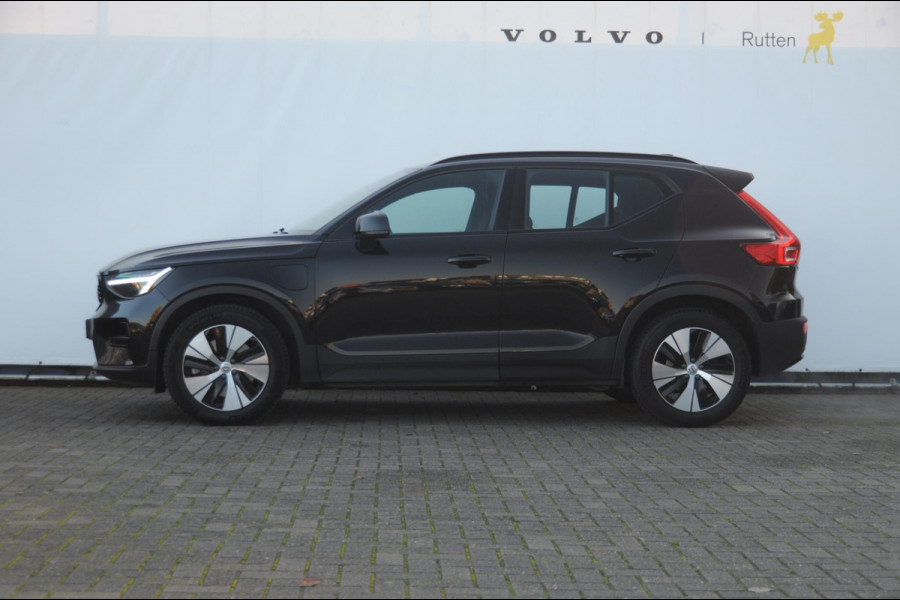 Volvo XC40 T4 211PK Automaat Plus Dark / Elektrische stoelen met geheugen / stuur - en stoelverwarming / Cruise control / Harman kardon audio / elektrische achterklep / Parkeersensoren met camers