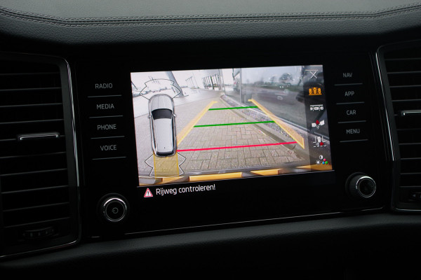 Škoda Kodiaq 1.5 TSI 150 PK Automaat Business Edition Plus, Leder, Canton Sound, Camera, 4 x Stoelverwarming