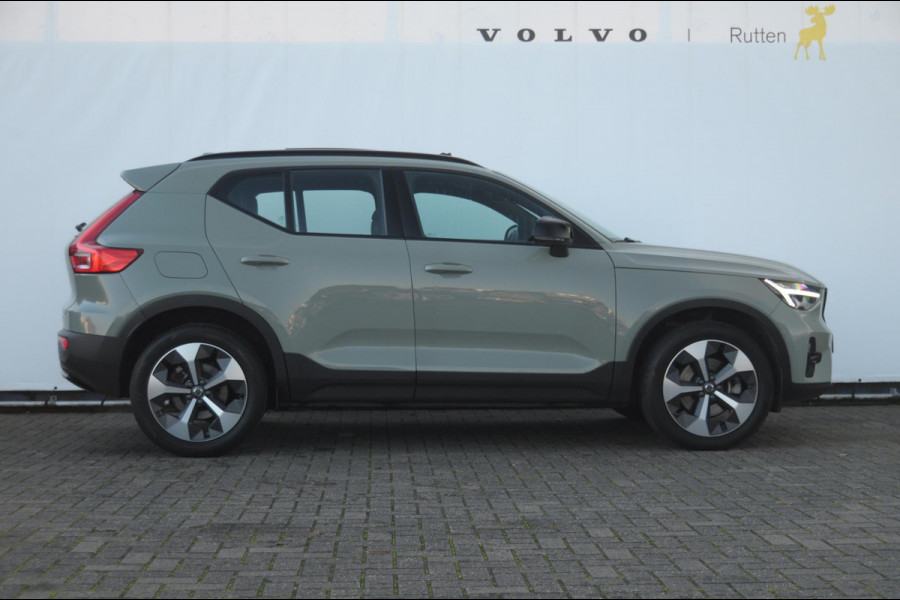 Volvo XC40 B3 177PK Automaat Ultimate Dark / Panoramadak / Adaptive cruise control / Elektrische stoelen / Harman Kardon audio / Pilot assist / BLIS / Stoel en stuur verwarming / Elektrische achterklep / Parkeersensoren met camera / Google infotainment