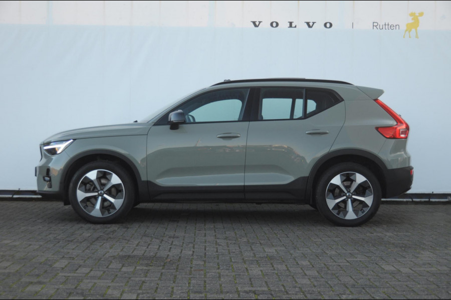 Volvo XC40 B3 177PK Automaat Ultimate Dark / Panoramadak / Adaptive cruise control / Elektrische stoelen / Harman Kardon audio / Pilot assist / BLIS / Stoel en stuur verwarming / Elektrische achterklep / Parkeersensoren met camera / Google infotainment