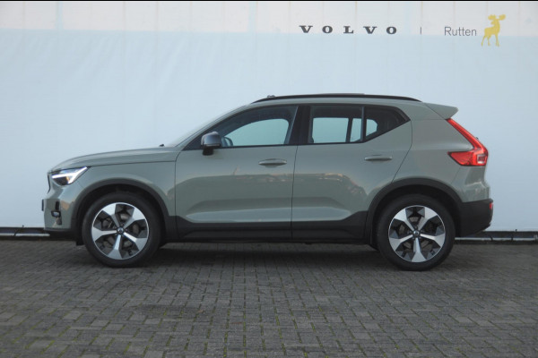 Volvo XC40 B3 177PK Automaat Ultimate Dark / Panoramadak / Adaptive cruise control / Elektrische stoelen / Harman Kardon audio / Pilot assist / BLIS / Stoel en stuur verwarming / Elektrische achterklep / Parkeersensoren met camera / Google infotainment