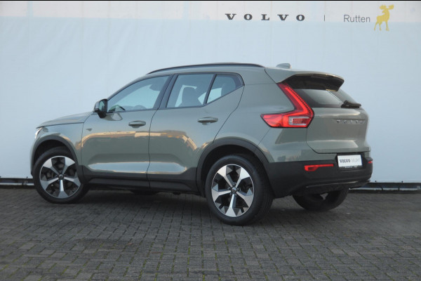 Volvo XC40 B3 177PK Automaat Ultimate Dark / Panoramadak / Adaptive cruise control / Elektrische stoelen / Harman Kardon audio / Pilot assist / BLIS / Stoel en stuur verwarming / Elektrische achterklep / Parkeersensoren met camera / Google infotainment