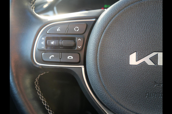 Kia e-Niro DynamicPlusLine 64 kWh | Cruise | Clima | Camera | Carplay | Navi | keyless | stoel-stuurverwarming | Schuif-kanteldak |