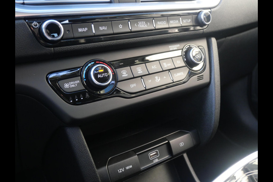 Kia e-Niro DynamicPlusLine 64 kWh | Cruise | Clima | Camera | Carplay | Navi | keyless | stoel-stuurverwarming | Schuif-kanteldak |
