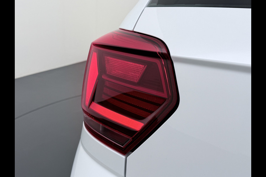 Volkswagen Polo 1.0TGI CNG Aardgas Navi Climatronic Apple Carplay Android Auto Cruise Control Comfortline Executive-pakket DAB+ Bluetooth App-Connect Led 1e Eigenaar Origineel Nederlandse Auto Compressed Natural Gas