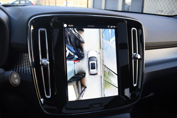 Volvo EX40 252PK Single Motor Extended Range 82 kWh Plus / Lounge Pakket / Extra getint glas / 360 Camera / 20'' velgen / Panoramadak / Zwart dak / Harman Kardon / Microtech/Nubuck