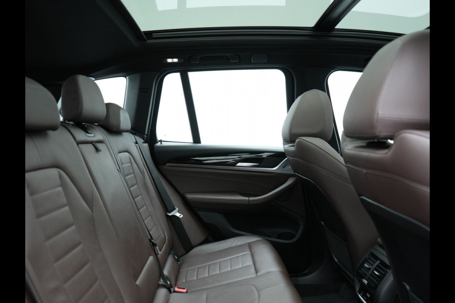 BMW X3 sDrive20i High Executive 184pk Dealer O.H. 34.624 KM | Panodak | Head Up | Camera | Lederen Sportstoelen Verwarmd | Keyless | Navigatie | Cruise Control | DAB |