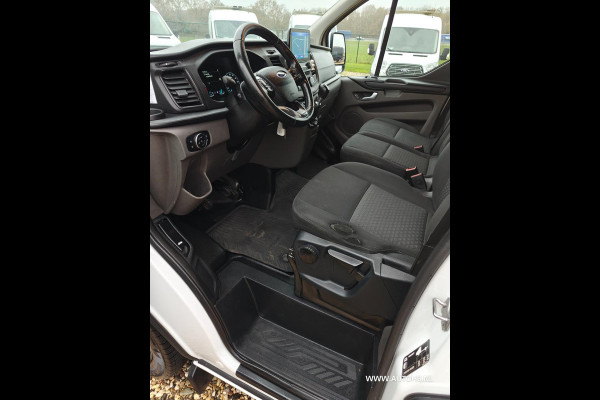 Ford Transit Custom 300 2.0 TDCI L2H1 Euro 6 , Camera , navi , apk okt 2026 , Distributie vervangen , nette bus.