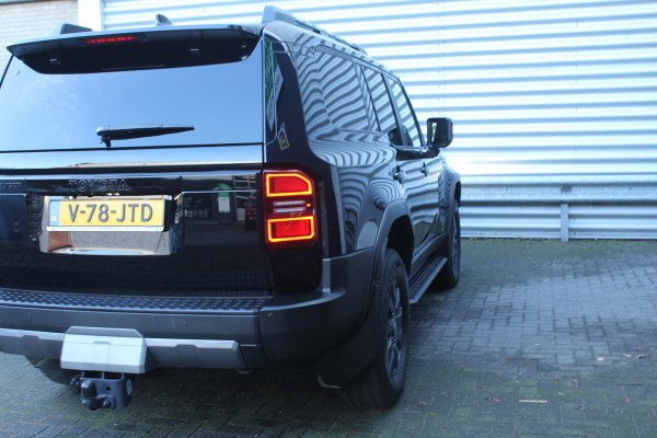 Toyota Land Cruiser 2.8 D-4D 206pk Blind Van Navigator AUTOMAAT DIRECT BESCHIKBAAR Clima Cruise Navi 360 Camera Leder LMV Trekhaak 3500kg