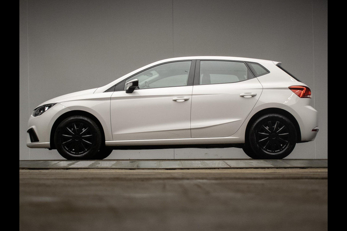 Seat Ibiza 1.0 TSI Style Sport (APPLE CARPLAY,NAVI,LED,CAMERA,PDC,GETINT,SPORTSTOELEN,CLIMATE,NETTESTAAT)
