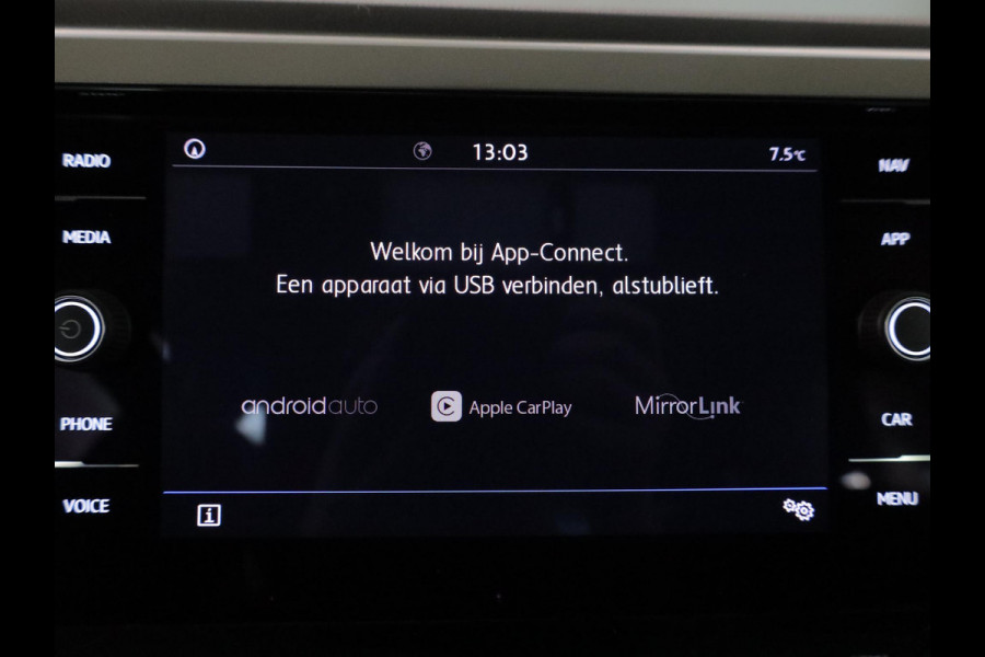 Volkswagen Polo 1.0 TSI Comfortline 95 pk | Navigatie | Parkeersensoren | Adaptieve cruise control | Apple Carplay/Android Auto |