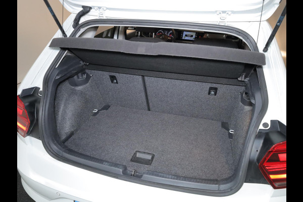 Volkswagen Polo 1.0 TSI Comfortline 95 pk | Navigatie | Parkeersensoren | Adaptieve cruise control | Apple Carplay/Android Auto |