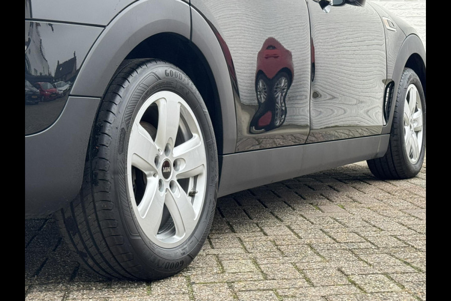 MINI Clubman 1.5 Cooper Salt Lederen sportstoelen Navigatie Cruise Clima Trekhaak